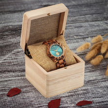 Load image into Gallery viewer, Uniek Houten Horloge voor Vrouwen: Elegante Kwartsbeweging met Stijlvolle 20mm Band - wisheswinkel
